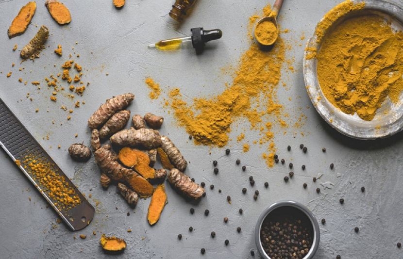 کالی مرچ کے ساتھ ہلدی کو ملا کر استعمال کرنے سے کیا ہوتا ہے؟