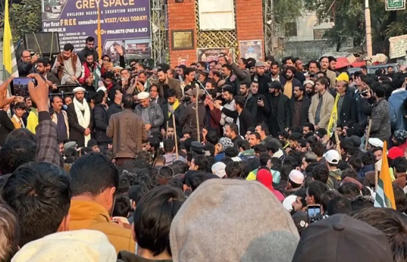 آزاد کشمیر کے مظاہروں نے خوف و ہراس پھیلا دیا