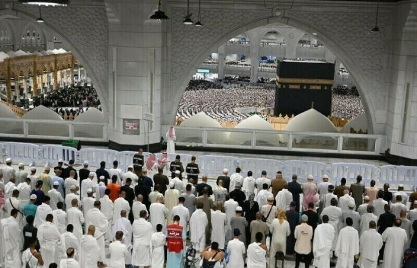 سعودی عرب سمیت کئی خلیجی ریاستوں میں عید الفطر مذہبی جوش و جذبے سے منائی جا رہی ہے