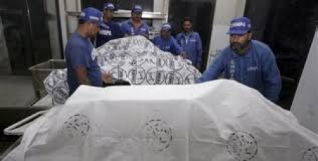 شہرِ قائد میں قتل وغارت گری جاری, چند گھنٹوں‌ میں پولیس اہلکار سمیت دس افراد جاں بحق