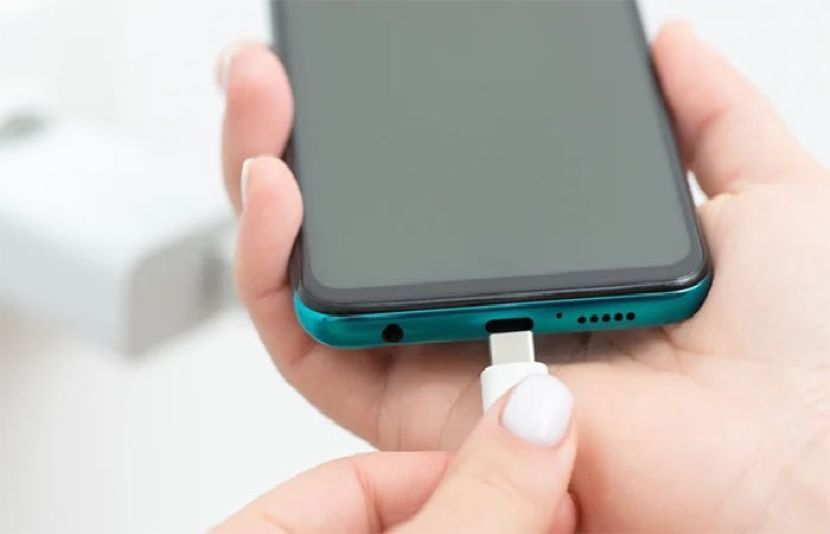 اسمارٹ فون چارجنگ پورٹ