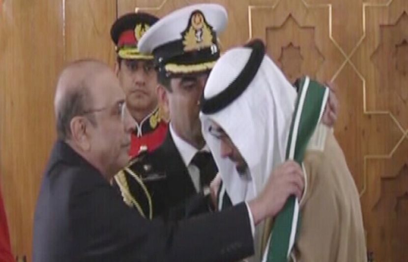صدر مملکت آصف علی زرداری نے ایوان صدر میں ہونے والی تقریب کے دوران ابوظبی کے ولی عہد شیخ خالد بن محمد بن زاید النہیان کو نشان پاکستان سے نواز دیا
