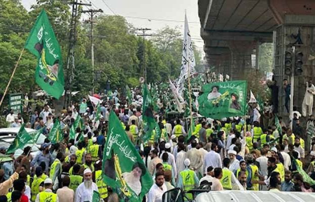 وزارتِ داخلہ نےٹی ایل پی پر پابندی عائد کرتے ہوئے اس حوالے سے باضابطہ نوٹیفکیشن جاری کر دیا