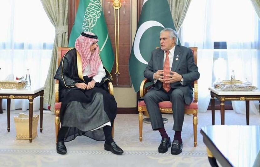 اسحاق ڈار کی سعودی وزیر خارجہ سے ملاقات، علاقائی و عالمی امور پر تبادلہ خیال