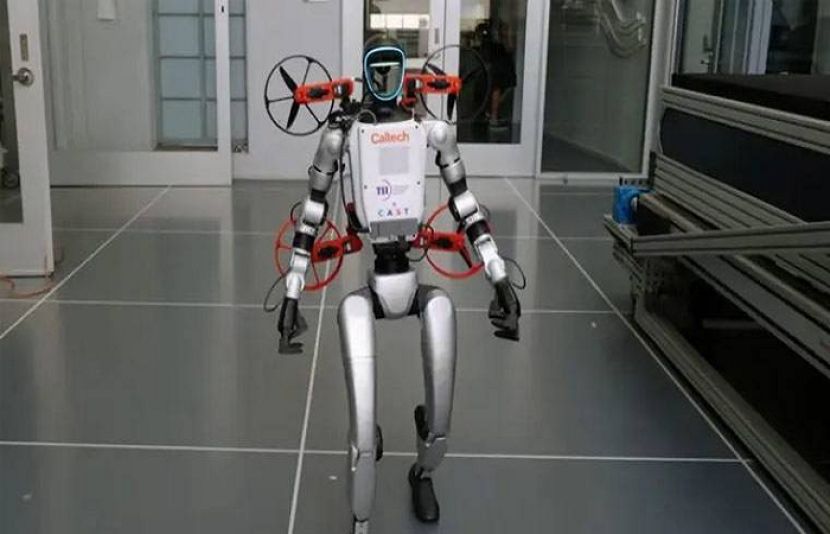 انتہائی جدید روبوٹ تیارجو چلنے، اڑنے اور ڈرائیونگ کی صلاحیتیں رکھتا ہے