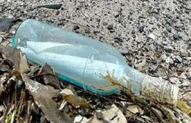 آئرلینڈ کے ساحل سے ملنے والی بوتل