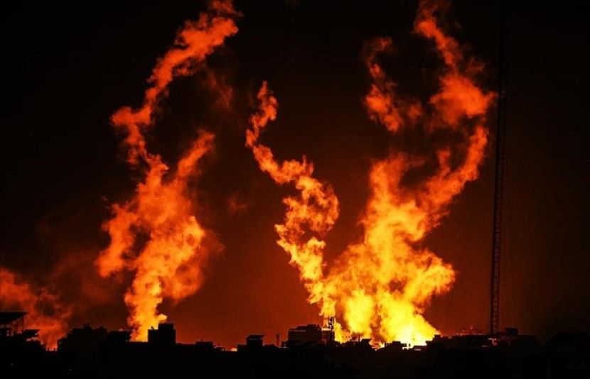 قابض اسرائیلی فوج کا المغازی پناہ گزین کیمپ پر فضائی حملہ