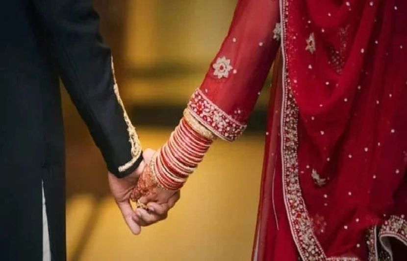 شریک حیات کو خوش رکھنے سے عمر میں اضافے کے ساتھ تناؤ کو قابو میں رکھنے میں مدد ملتی ہے