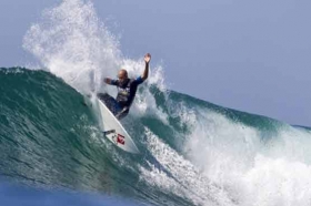 امریکا: کیلی سلیٹر نے سرفنگ ورلڈ چیمپئن شپ جیت لی