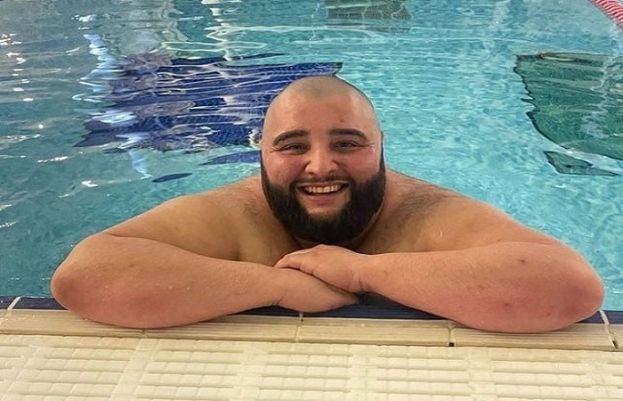 برطانیہ کے شہر ناروچ سے تعلق رکھنے والے 37 سالہ ایڈم لوپیز