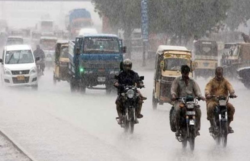 اسلام آباد میں موسلا دھار بارش کے بعد جل، تھل ایک ہوگیا، نشیبی علاقے زیر آب آگئے۔