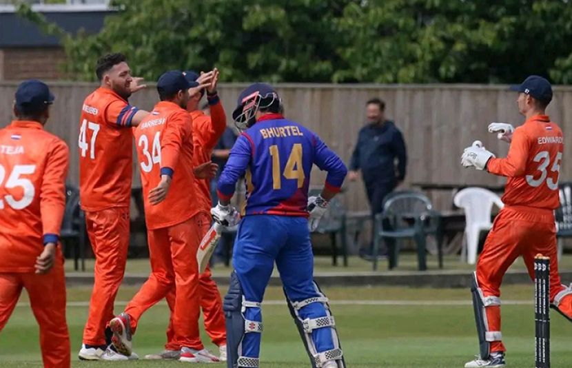 نیپال، نیدرلینڈز اور اسکاٹ لینڈ کے درمیان جاری سہ ملکی ٹی20 سیریز کے دوسرے میچ کو نتیجہ خیز بنانے کیلئے 3 سپر اوورز کروادیے گئے۔